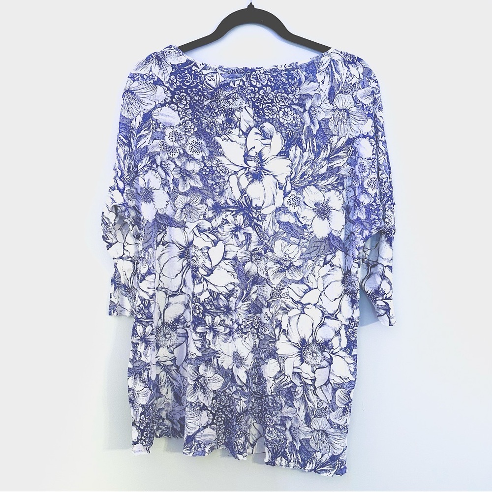 🔥2/$40🔥 TopShop Tall Quarter Sleeve Floral Print Blue & White Tunic - Picture 2 of 3